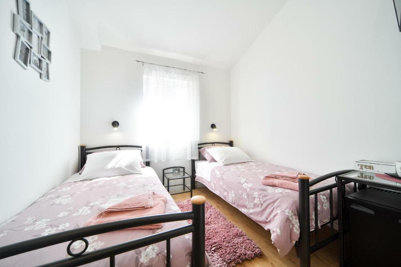 Apartments And Rooms Nekic 자다르 외부 사진